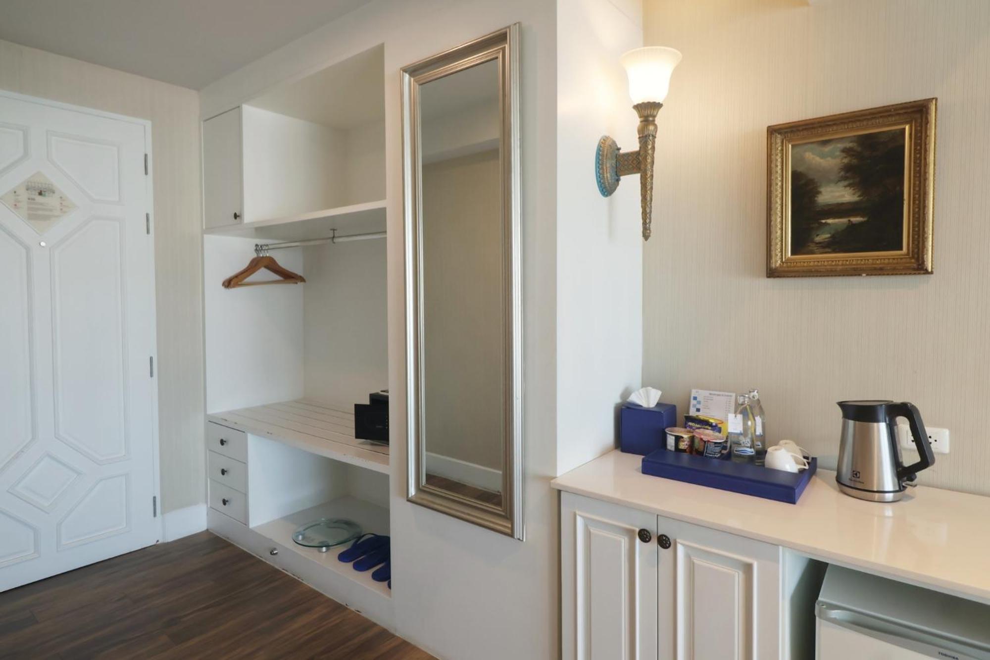 Deluxe King Room,1648926138:JPEG